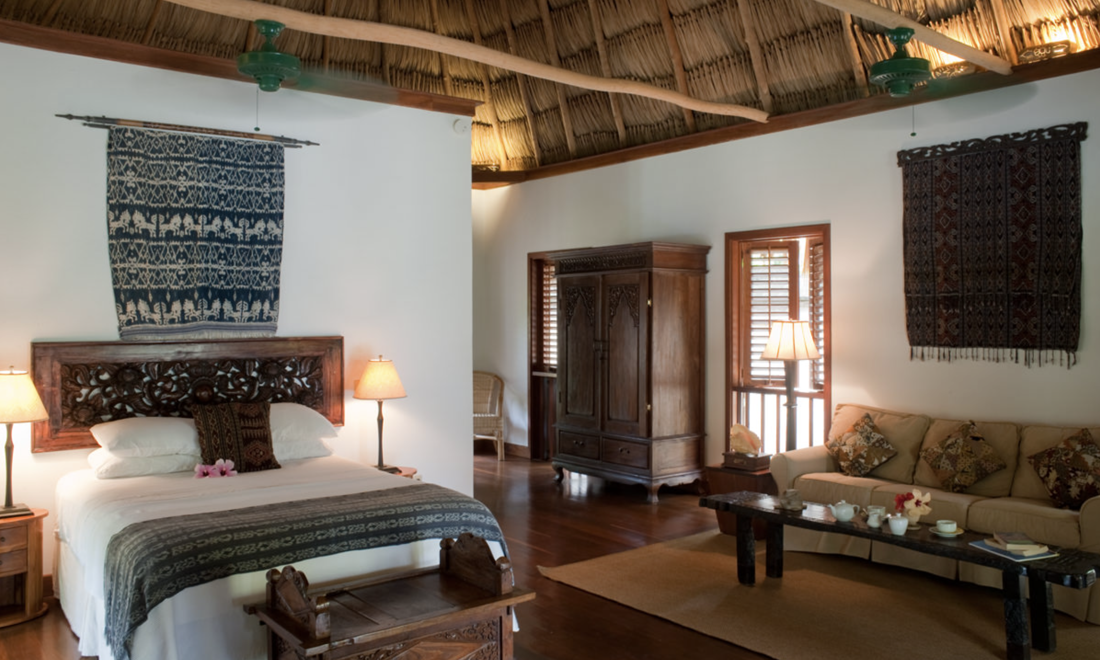 Poolside Seaview Cottage