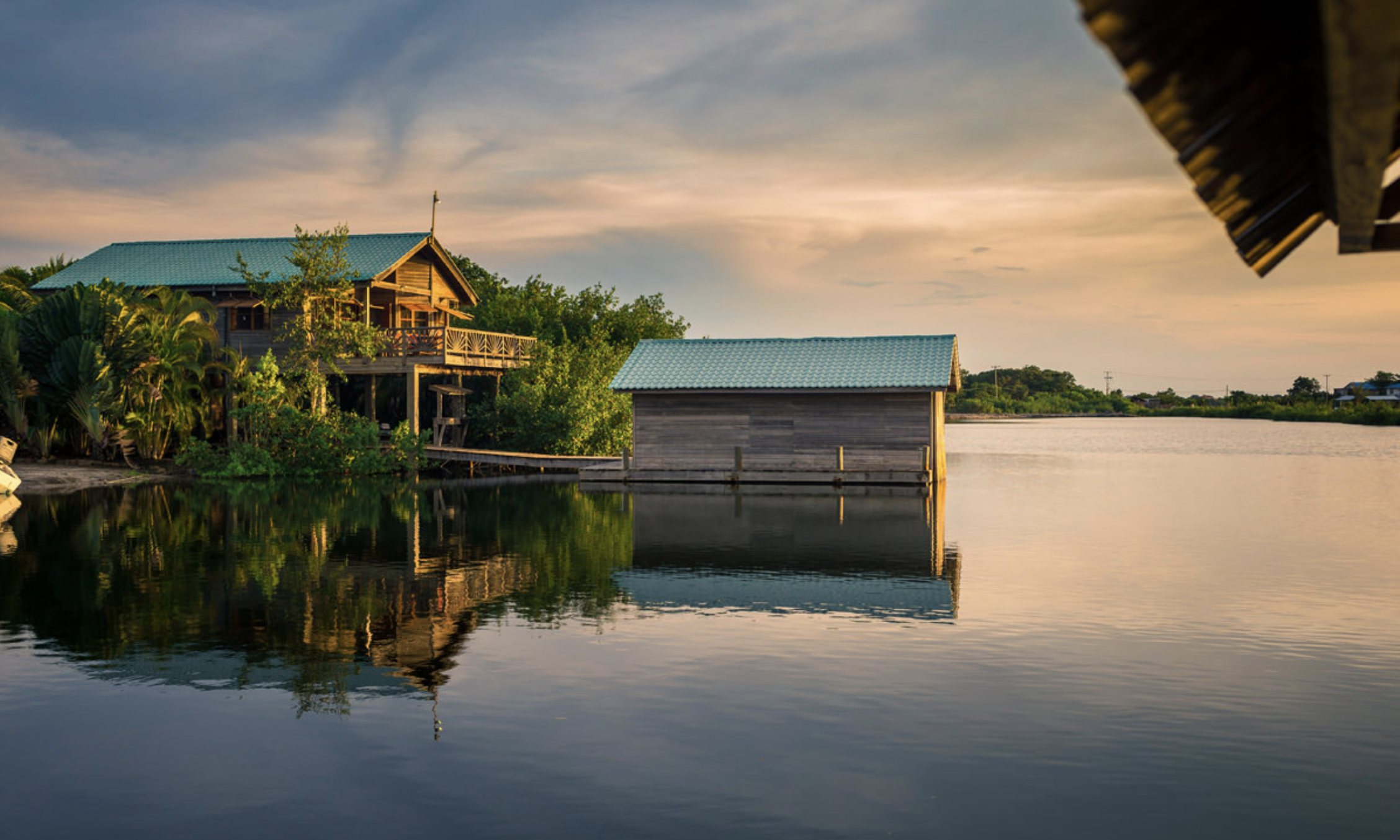 Roman's Lagoon Bungalow