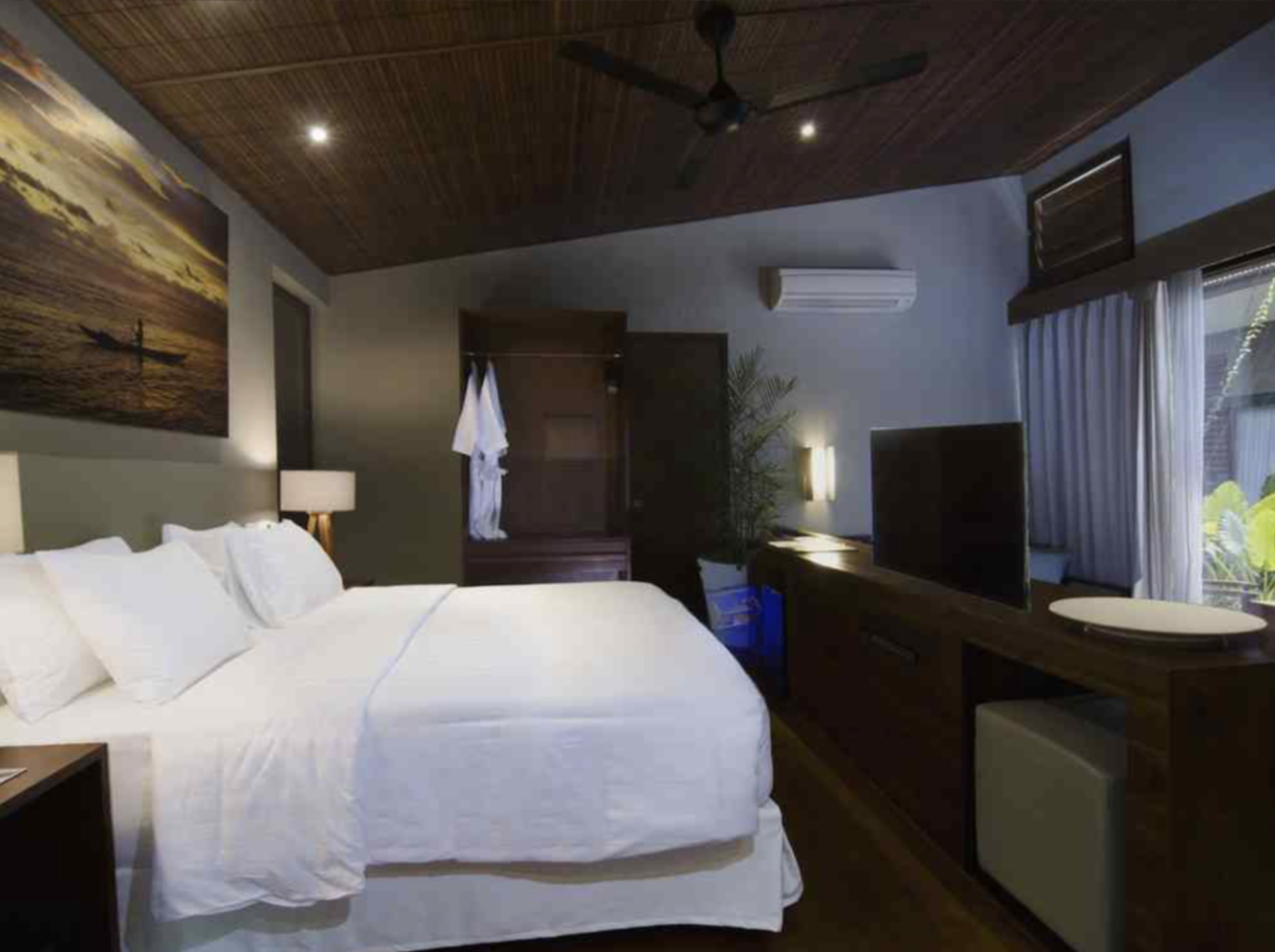 Komune Suites