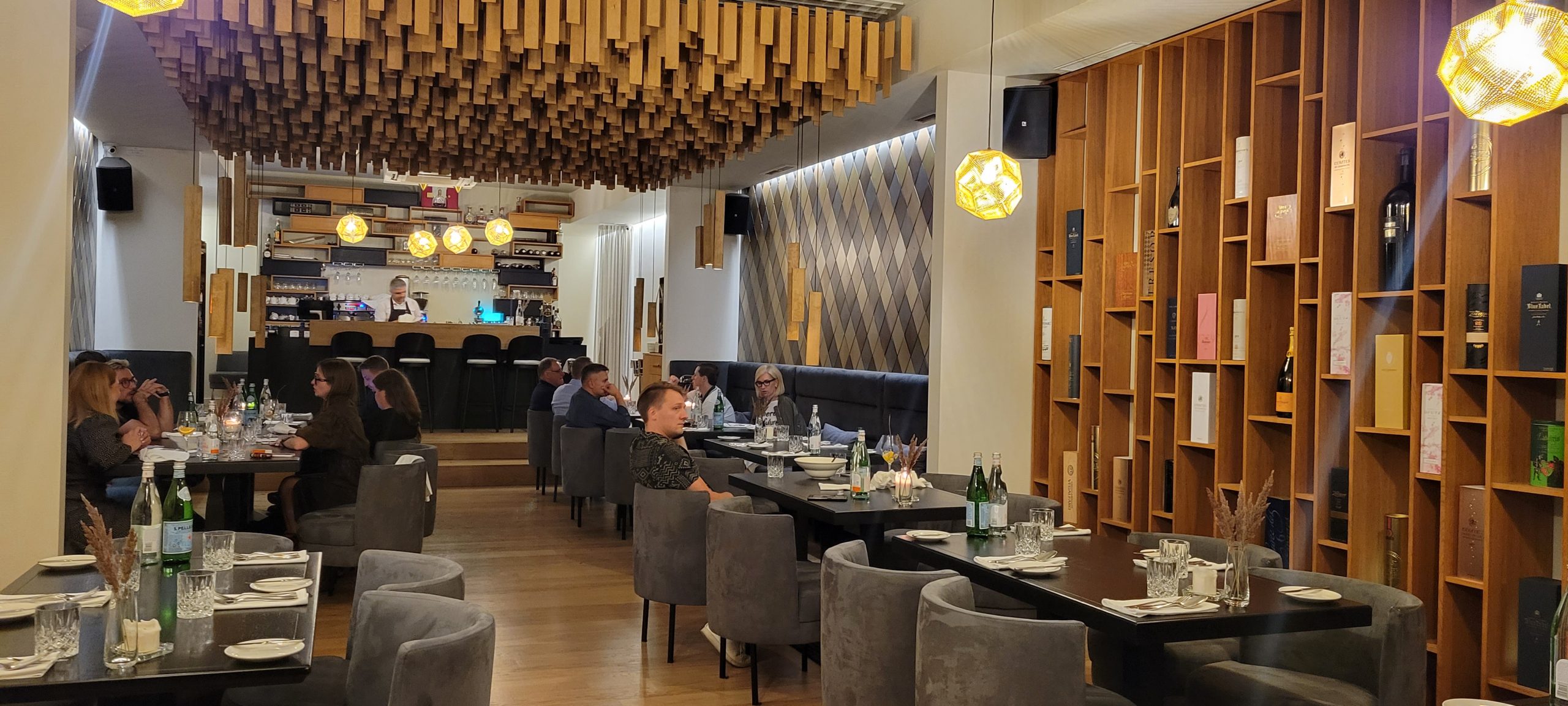 DIA Restaurant