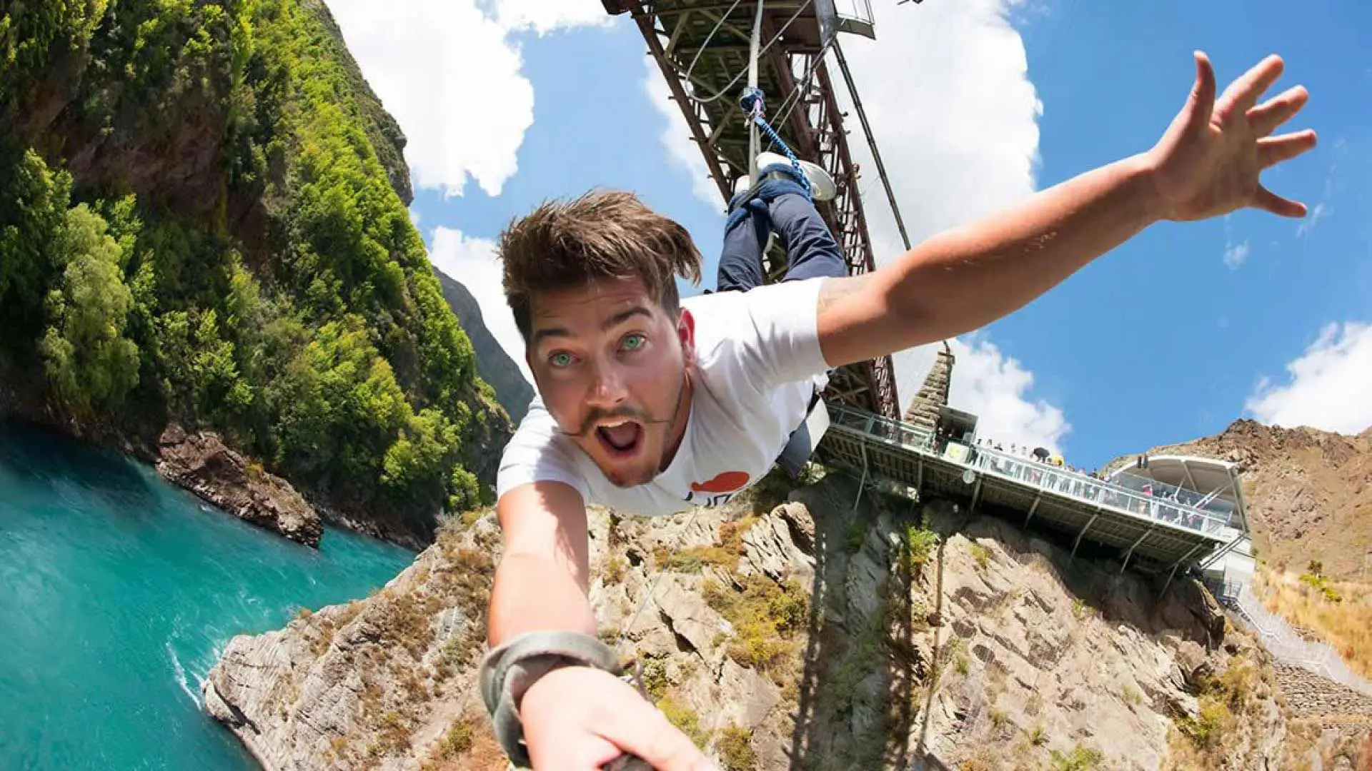 AJ Hackett Bungy
