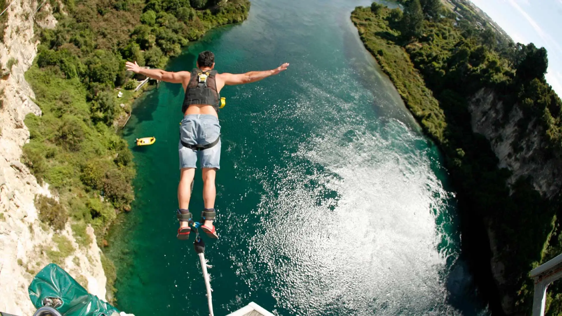 Bungy & Cliffhanger
